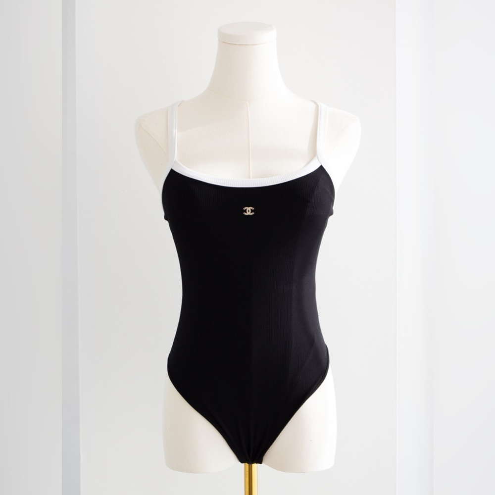 Chanel Spring/Summer 2022 Black White Ribbed Crystal CC 22S Bodysuit Swimsuit - Picture 8 of 16